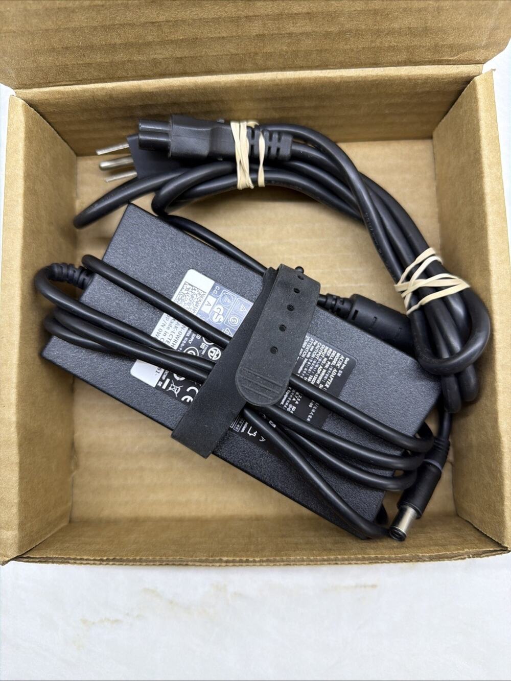 DELL DA130PE1-00 130W 19.5V 6.7A Genuine Original AC Power Adapter Charger A246